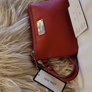 💃🏾SALE✨️NineWest Ruby Red Wristlet